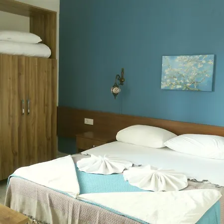 Loya Hotel