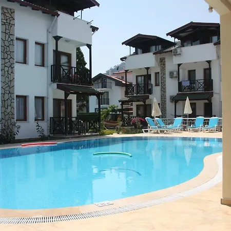 Loya Hotel *